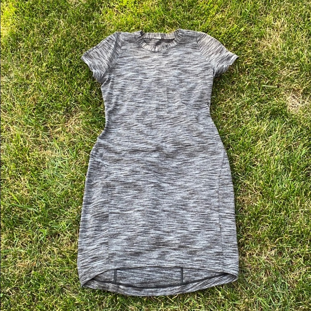 Lululemon dress SZ 6. Color black & heather grey